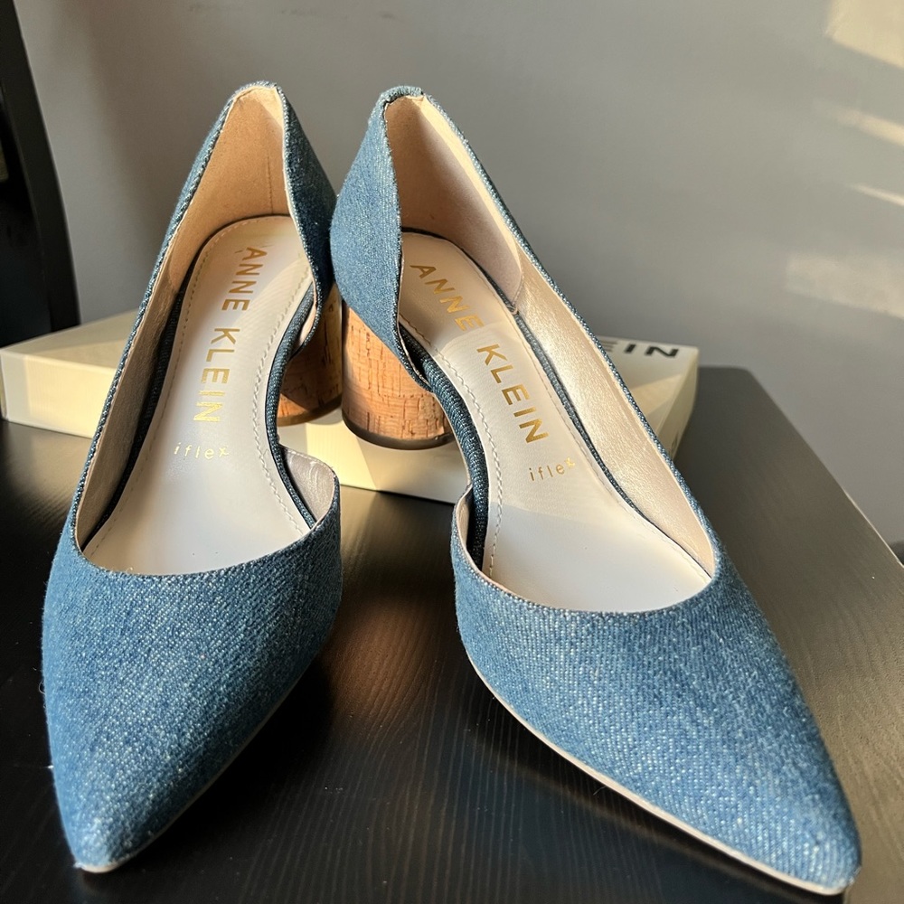 Like-New Anne Klein Size 7M Indigo Necessity Pump (box included)